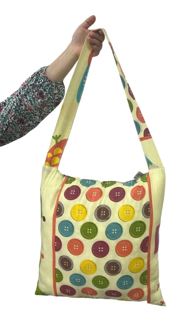 Coixí (SIT CUL) de tela i farcit reutilitzat -UPCYCLED CARTAES-