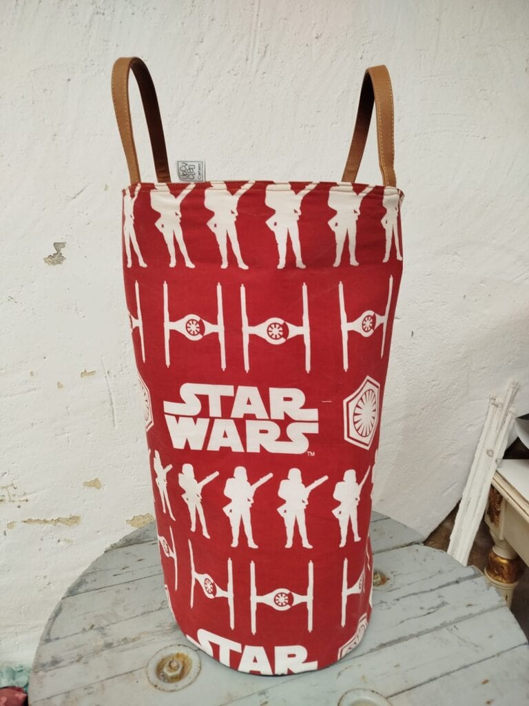 Contenidor de tela reutilitzada de STAR WARS -UPCYCLED CARTAES-