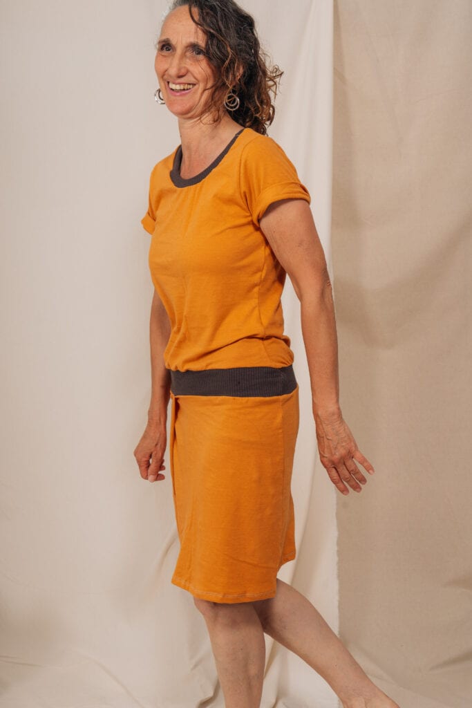 Vestit punt llis màniga curta