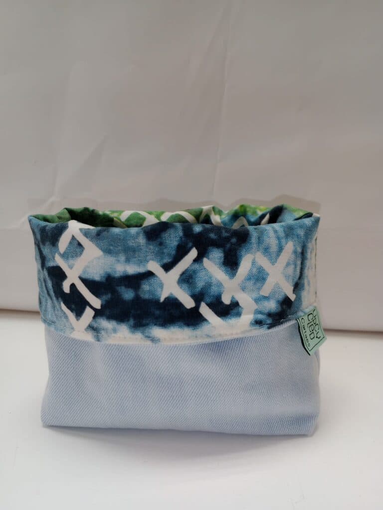 Contenedor de tela reutilizada reversible -UPCYCLED CARTAES 1 Contenedor de tela reutilizada reversible -UPCYCLED CARTAES