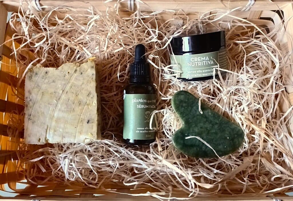 Lot cistella de cura facial